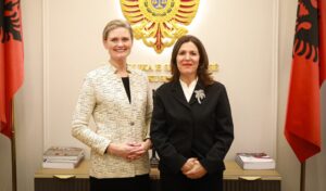 “shba-mbeshtet-sundimin-e-ligjit”,-vanhorn-takon-kryetaren-e-gjykates-kushtetuese:-prioritetet-e-trump,-cmontimi-i-rrjeteve-te-narkotrafikut-dhe-krijimi-i-kushteve-te-barabarta-per-bizneset-amerikane