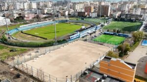 nje-fushe-e-re-futbolli-i-shtohet-durresit,-gati-shtrimi-i-tapetit-sintetik
