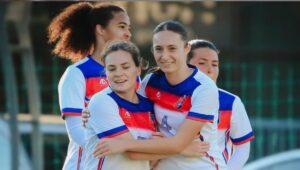 vllaznia-e-pandalshme,-ndjek-apolonia.-ja-situata-ne-superioren-e-femrave-pas-perfundimit-te-fazes-se-pare