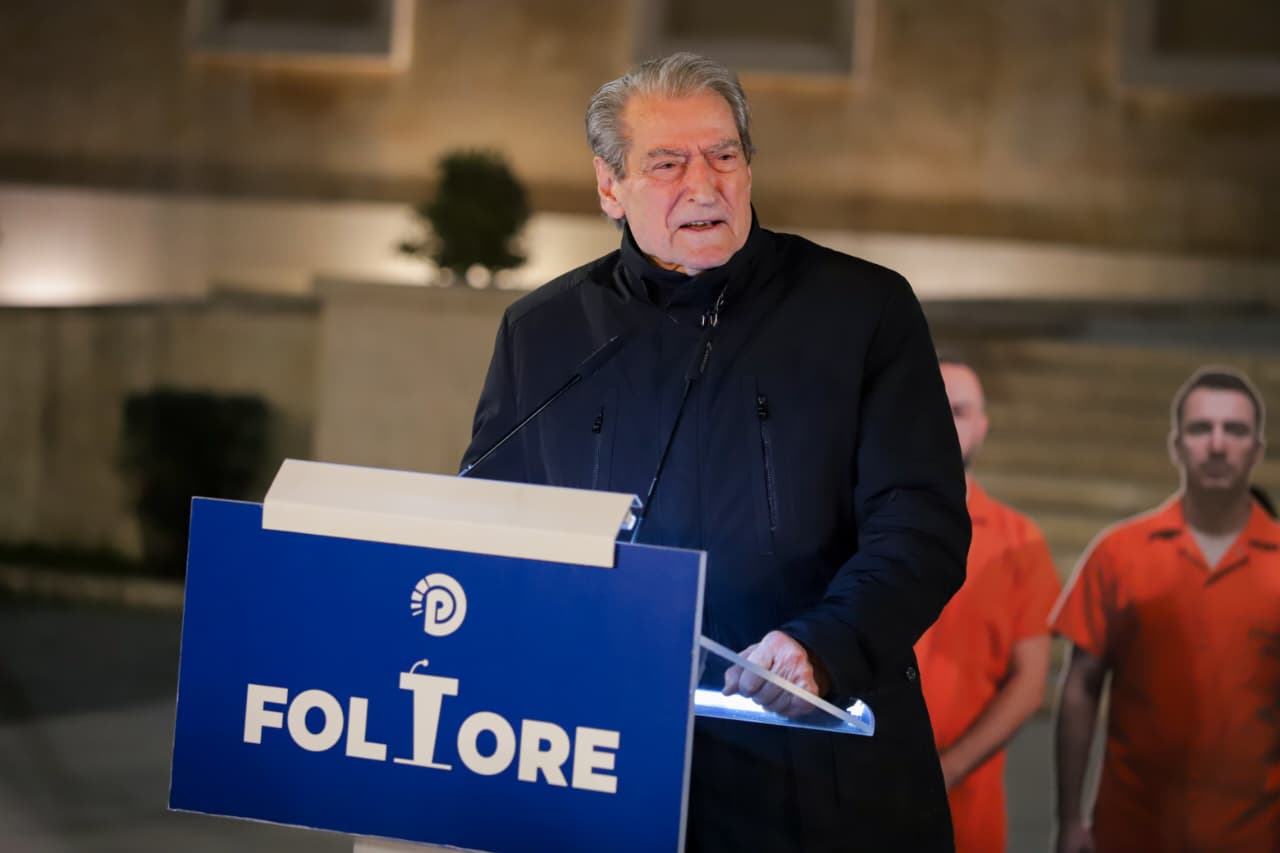 “cdo-dite-nxjerr-masken-e-tij,-lubi-ballukun,-ne-nje-akt-te-paprecedente”,-berisha:-me-24-janar,-t’i-tregojme-se-nuk-do-te-pyesim-per-ta