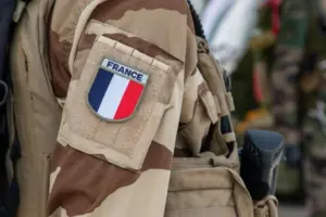 ne-france-fillon-rekrutimi-per-sherbim-ushtarak-vullnetar