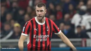 mbrojtesi-i-milan-perfundon-me-9-qepje-ne-vetull-pas-demtimit,-ne-dyshim-per-ndeshjen-ndaj-como