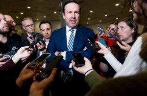 paralajmeron-senatori-demokrat-i-shba:-aneksimi-i-groenlandes-nga-trump-do-te-ishte-fundi-i-nato-s