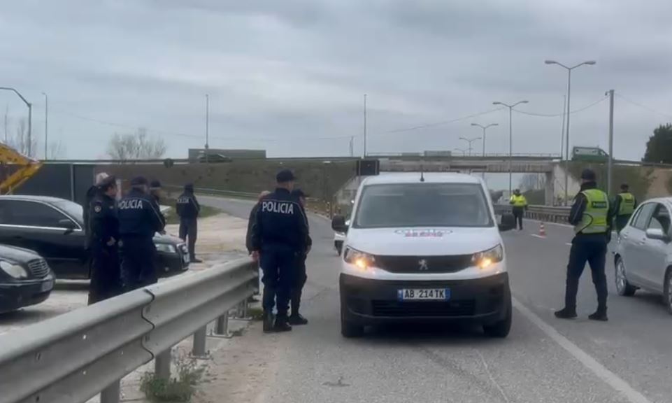 arratisja-spektakolare-e-altin-ndocit-nga-spitali-i-durresit,-postblloqe-dhe-ne-kavaje