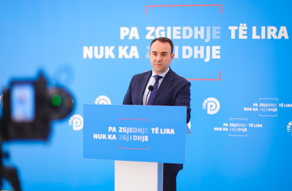 113-vjet-polici-shteti-nen-pushtimin-e-krimit/-balliu:-rama-e-ktheu-uniformen-blu-ne-mburoje-te-bandave