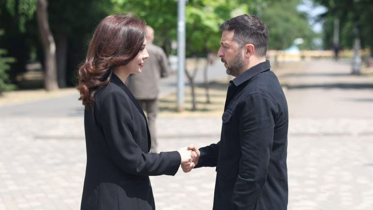 spiropali-denon-sulmet-masive-ne-ukraine:-do-te-jem-ne-kiev-per-te-rikonfirmuar-mbeshtetjen-tone-te-palekundur