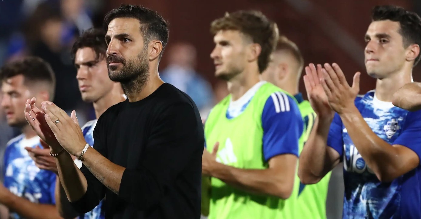 cesc-fabregas-i-prish-pune-juventusit-dhe-barcelona,-como-tenton-surprizen-e-vitit