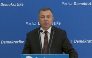 gjunkshi:-ne-113-vjetorin-e-policise-shqiptare,-arratiset-i-arrestuari-per-4-vrasje