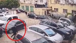 video/-duke-vrapuar-ne-mes-te-parkingut,-ja-momenti-i-arratisjes-spektakolare-te-altin-ndocit