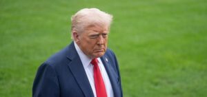 taksat-prej-25%-ndaj-iranit-te-vendosura-nga-trump-rrezikojne-rikthimin-e-luftes-tregtare-me-kinen