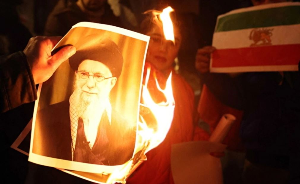 bilanc-lufte/-shkon-ne-2,571-numri-i-viktimave-nga-protestat-ne-iran,-frike-per-ekzekutime