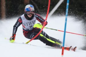 nje-gabim-ne-zbritjen-e-pare-e-penalizon,-lara-colturi-renditet-e-teta-ne-sllallomin-e-flachau