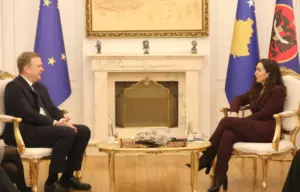 dialogu-kosove-serbi/-pas-takimit-me-kurtin,-sorensen-pritet-nga-presidentja-vjosa-osmani