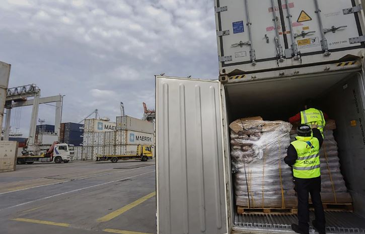 shqiptaret-perdorin-“rrugen-e-frutave”-per-trafikun-e-droges!-kapen-200-kg-kokaine-ne-spanje,-pese-ne-pranga