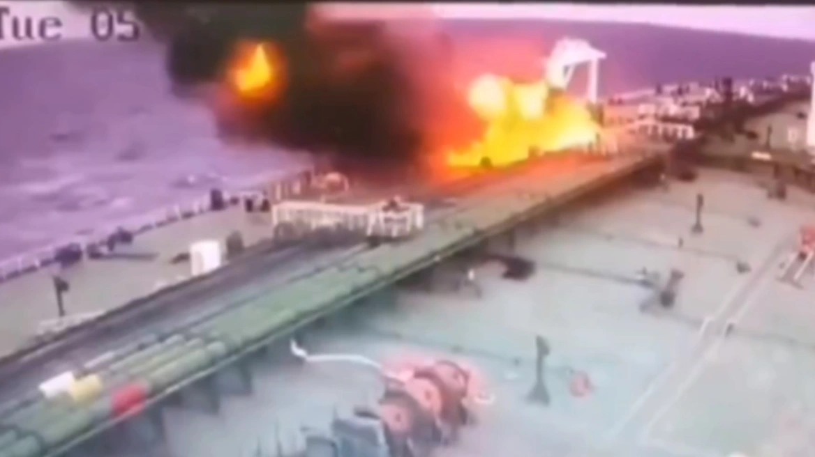 video/-sulmi-ndaj-dy-anijeve-cisterne-ne-detin-e-zi,-dalin-pamjet.-ja-momenti-kur-goditen-me-dron