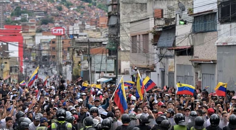 u-arrestuan-pas-opinioneve-kritike-ndaj-qeverise,-venezuela-liron-11-gazetare-dhe-punonjes-te-medias-nga-burgjet