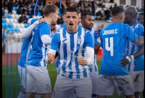 fitore-shprese-per-tiranen,-redon-xhixha-protagonist-qe-ne-ndeshjen-e-pare-pas-rikthimit