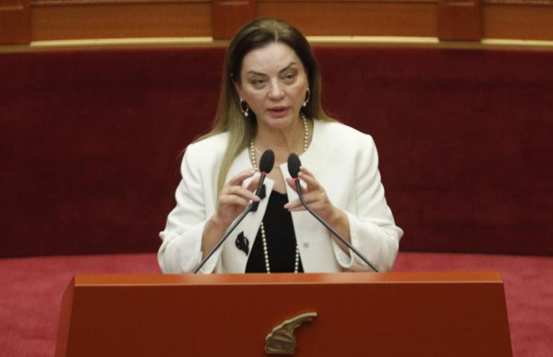 vendimi-per-pezullimin-e-vizave-nga-dash/-albana-vokshi:-kartelet-dhe-korrupsioni-izolojne-shqiperine-nga-bota