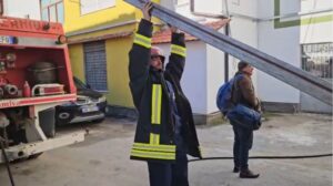 e-moshuara-e-paralizuar-humbi-jeten-nga-asfiksia,-trupin-e-pajete-e-zbuloi-gruaja-qe-kujdesej-per-te.-dyshimet-per-zjarrin