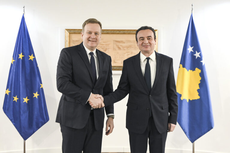 “te-perkushtuar-per-dialogun”/-kurti:-milan-radoicic-te-dorezohet-dhe-te-perballet-me-drejtesine-ne-kosove!