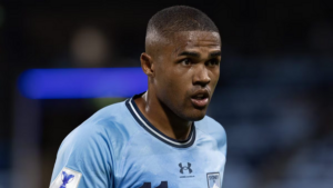 douglas-costa-rikthehet-ne-itali-dhe-i-habit-te-gjithe-me-ekipin-e-ri