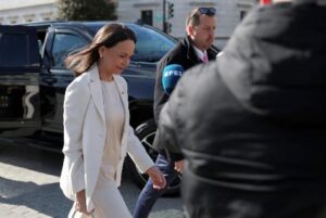 shba,-liderja-e-opozites-ne-venezuele-mberrin-ne-shtepine-e-bardhe,-nis-takimi-me-trump