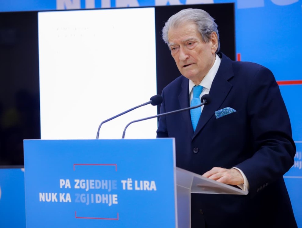 pezullimi-i-vizave-me-shba/-berisha:-pergjigjen-e-dha-ambasada-shume-qarte,-nuk-kam-asgje-per-te-shtuar