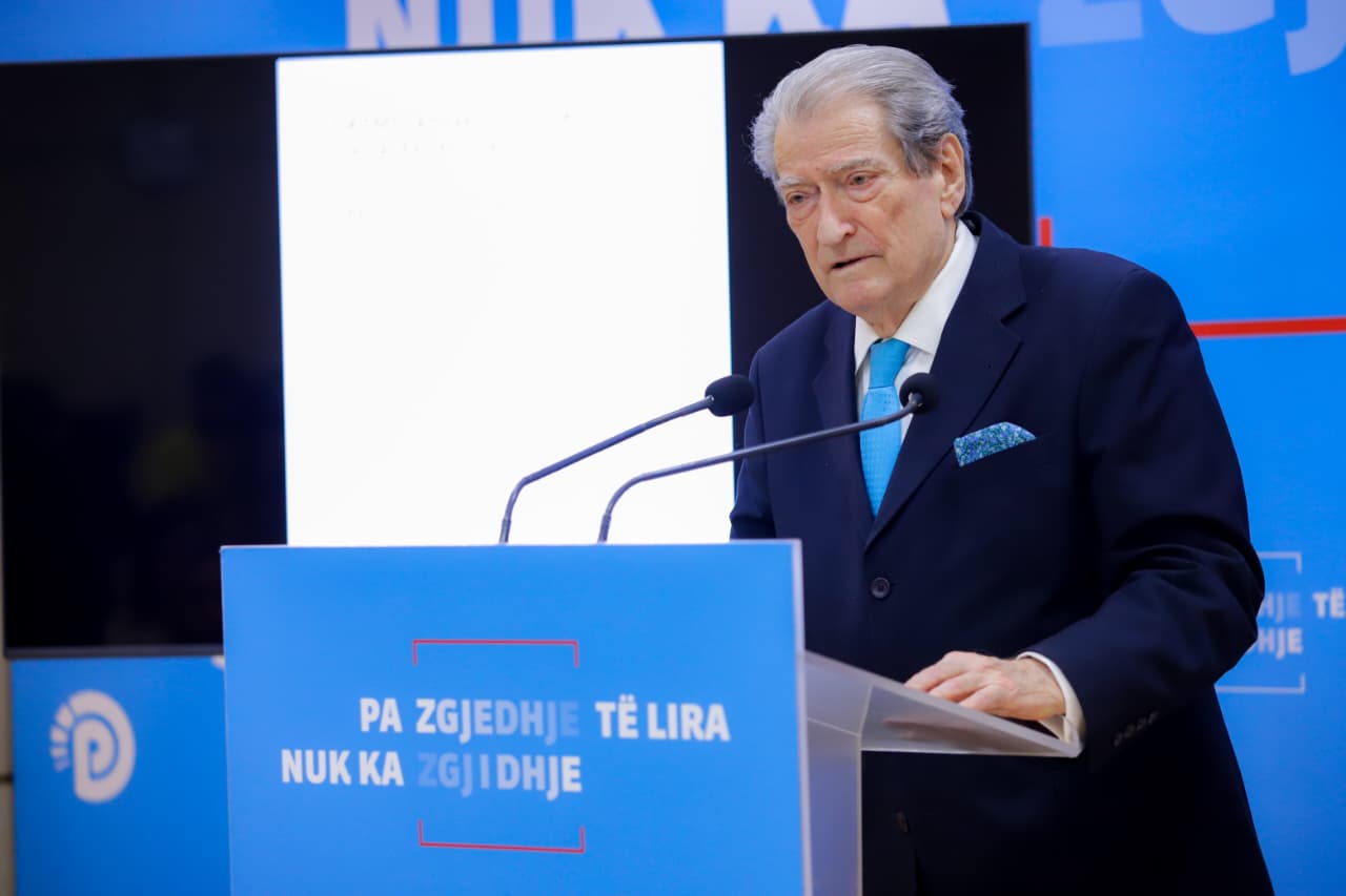 “a-mund-te-mbrohet-balluku-ne-kundershtim-me-rregulloren?”/-berisha:-parlamenti,-de-facto-i-aneksuar-nga-organizata-kriminale-e-rames