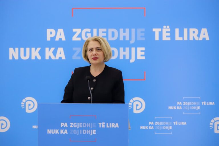 lili-sula:-“kampusi-ne-durres”-eshte-mashtrimi-i-rames-per-shkaterrimin-e-universiteteve-publike-dhe-debimin-e-studenteve-nga-tirana