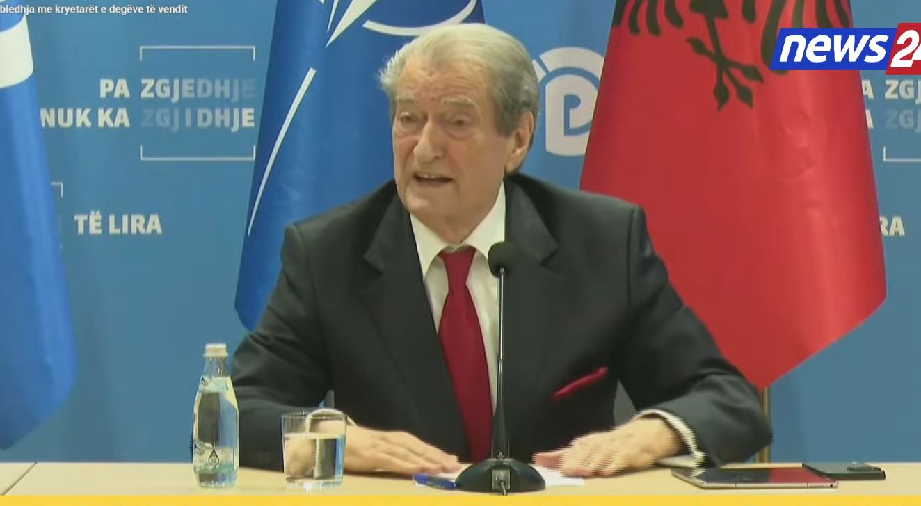 imuniteti-i-ballukut,-berisha-sulmon-ramen:-me-83-mandatet-e-krimit-po-perdor-pushtetin-per-t’i-mbyllur-rrugen-drejtesise