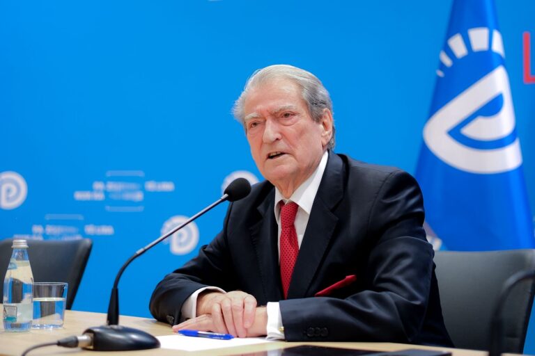 berisha:-primaret-jane-rruga-qe-anetaresia-e-pd-te-flase-te-riorganizojme-strukturat-nga-grup-seksioni-ne-dege.-kush-ka-bashkepunuar-me-kundershtarin,-nuk-ka-vend-ne-menyre-absolute-ne-partine-demokratike