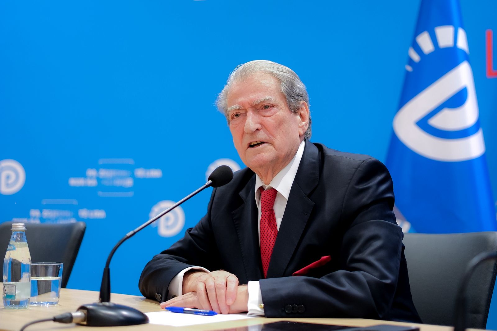 berisha:-primaret-jane-rruga-qe-anetaresia-e-pd-te-flase-te-riorganizojme-strukturat-nga-grup-seksioni-ne-dege.-kush-ka-bashkepunuar-me-kundershtarin,-nuk-ka-vend-ne-menyre-absolute-ne-partine-demokratike