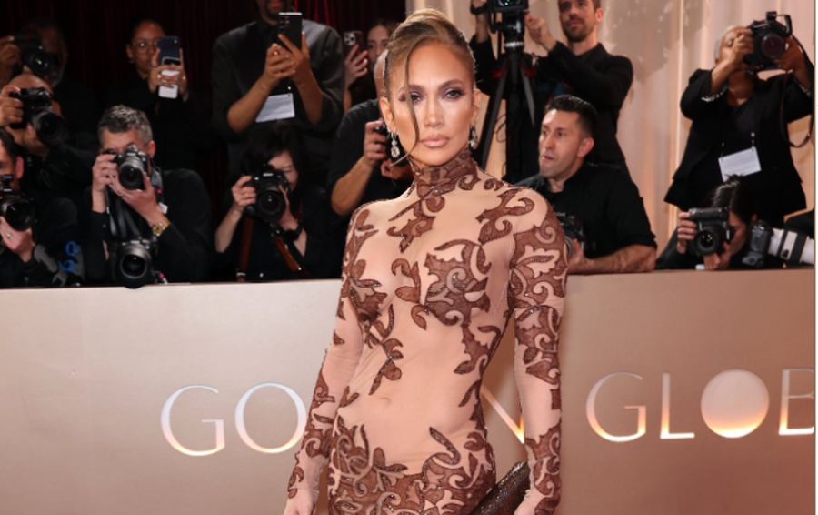 “sjellje-prej-dive”,-jlo-kritikohet-per-veprimin-e-saj-ne-tapetin-e-kuq-te-golden-globes