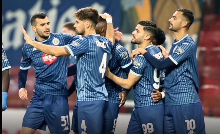 java-e-20-te-e-abissnet-superiore-luhet-te-dielen-dhe-te-henen,-dy-perballje-direkte-per-kreun