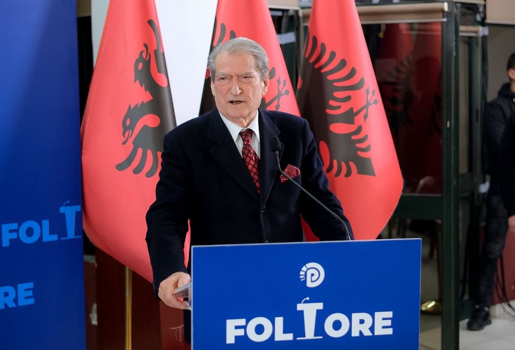 “hyjme-kete-janar-ne-vitin-e-13-te-opozites”,-berisha-foltore-ne-laprake:-regjimi-qe-kemi-perballe-largoi-11-mln-shqiptare.-pasurite-tuaja-i-shnderruan-ne-vila-e-hotele!