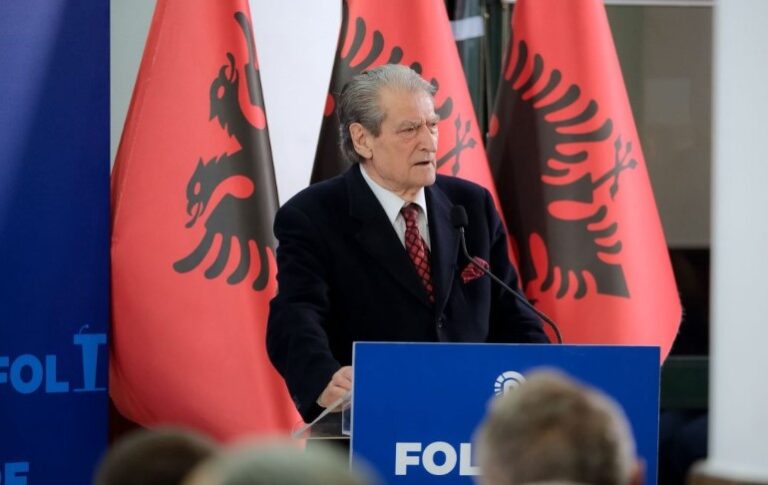 “ka-3-4-muaj,-cdo-mesazh-qe-vjen-nga-shba-eshte-vetem-per-kartelet-e-droges”,-berisha:-askush-nga-jashte-s’do-vije-te-na-i-zgjidhe-problemet.-do-perballemi-shesheve-te-tiranes!