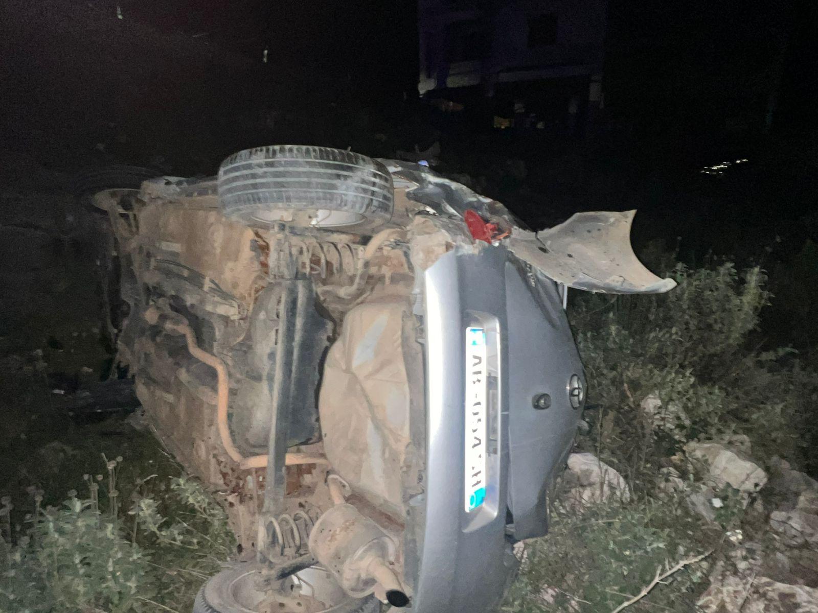 video/-sarande,-humb-kontrollin-automjeti-dhe-del-nga-rruga,-plagosen-dy-te-rinj