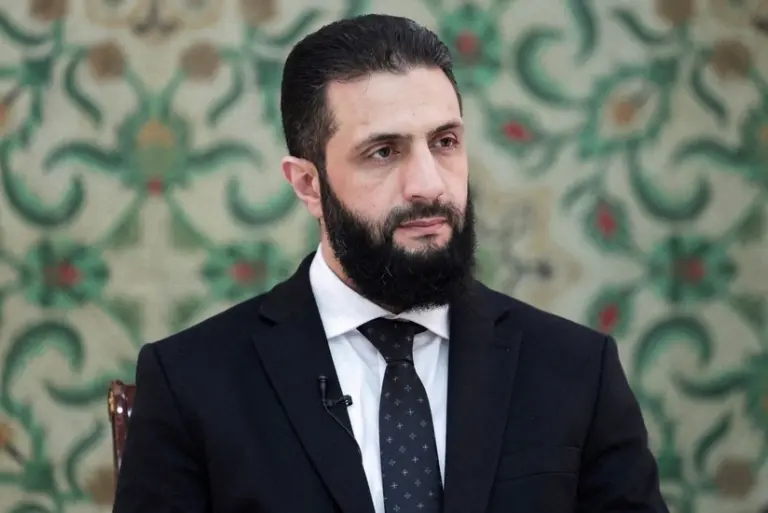 siria-miraton-dekretin,-presidenti-ahmed-al-sharaau-u-jep-te-drejta-kurdeve-dhe-njeh-gjuhen-kurde-si-gjuhe-zyrtare