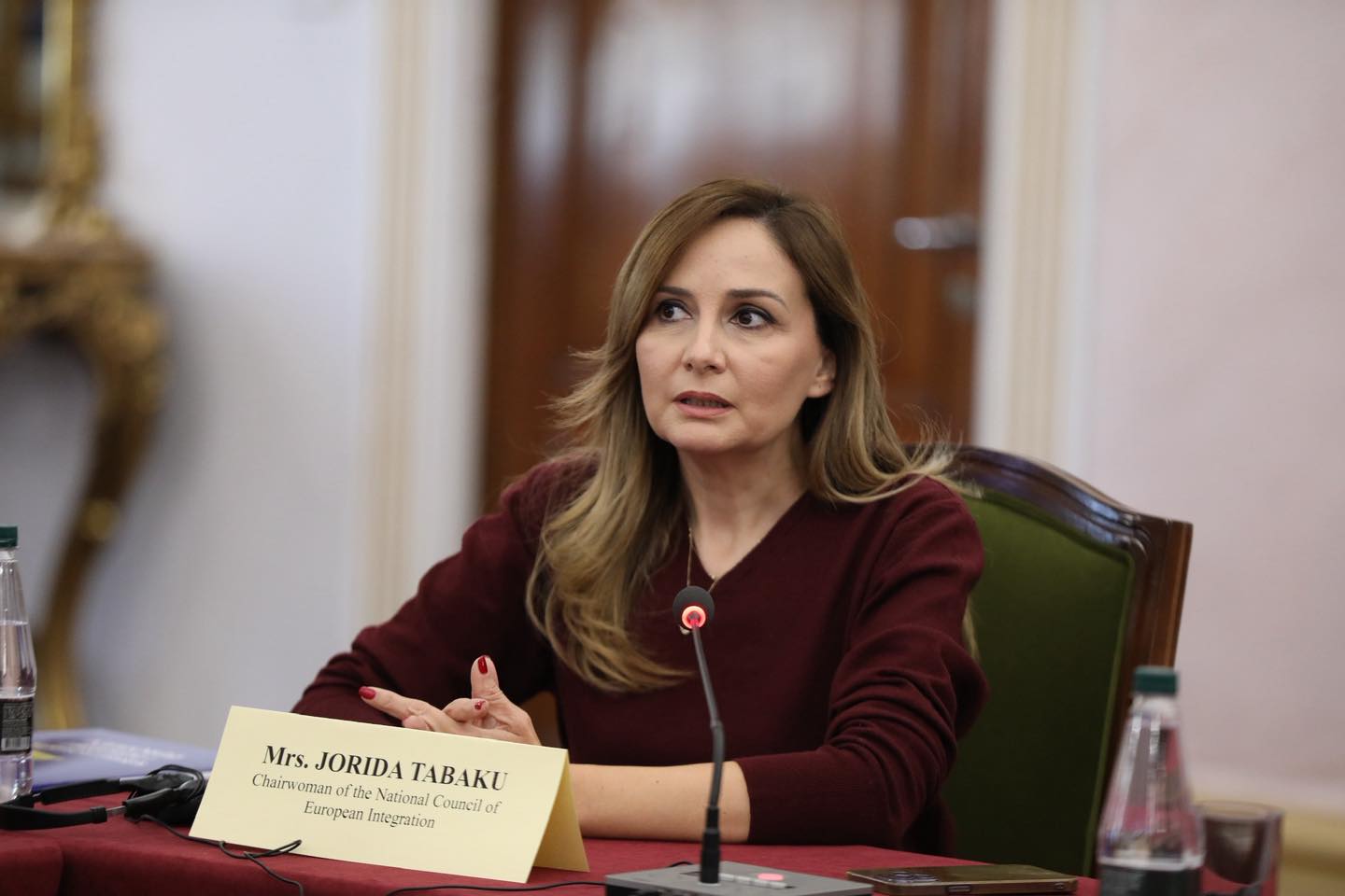 korporata-e-investimeve/-tabaku-per-deklaratat-e-rames:-krahasimi-i-kryeministrit-nuk-qendron.-ne-itali-funksionet-jane-te-ndara-qarte-me-ligj