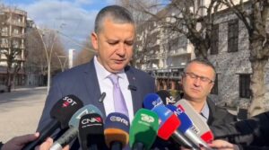 qendra-pritese-per-emigrantet-ne-pustec/-vasil-sterjovski:-te-anulohet.-rrezikon-ekzistencen-e-komunitetit-maqedonas