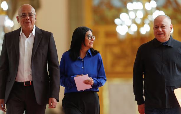 nga-ndihmes-i-hugo-chavez-te-besnik-i-maduros,-retuers:-zyrtari-i-larte-ne-karakas-komunikonte-prej-muajsh-me-shba-te-para-aksionit-ne-venezuele