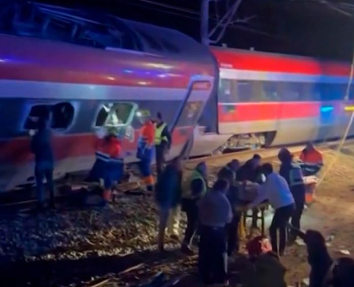 aksidenti-hekurudhor-ne-spanje/-rendohet-bilanci,-24-persona-humbin-jeten,-mbi-70-te-tjere-te-plagosur