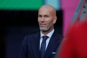 zidane,-nje-hap-larg-pankines-se-frances.-ai-po-pergatit-tashme-stafin-teknik