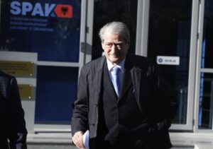 operacioni-ndaj-call-center-ave/-“ne-1-muaj-vidhnin-30-mln-e-me-mashtrim”,-berisha:-200-sipermarrje-te-lidhura-me-amant-josifin-dhe-olsi-ramen