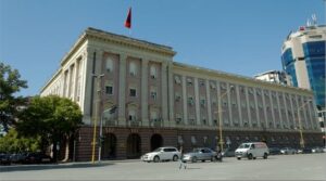 nga-perballja-e-demokrateve-me-peleshin-pas-debateve-per-mandatin-e-ballukut,-te-kalendari-i-punimeve,-cfare-pritet-te-ndodhe-ne-konferencen-e-kryetareve