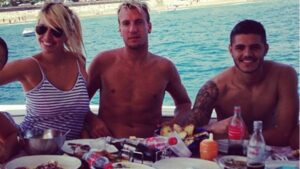 torta-mrekulliberese…;-wanda-nara-zbulon-si-rrembeu-zemrat-e-maxi-lopez-dhe-icardi