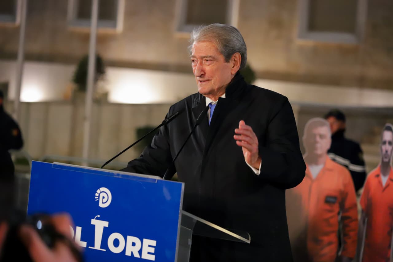 “ta-bejme-naten-dite-kete-jave,-te-trokasim-ne-cdo-dere”,-berisha-fton-qytetaret:-te-gjithe-me-24-janar-ne-tirane,-ne-kryengritjen-paqesore