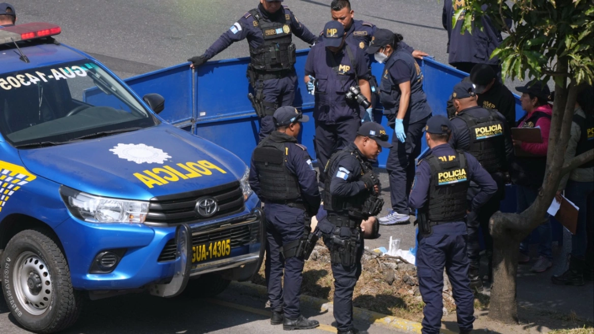 guatemala-nen-rrethim:-oficeri-i-nente-i-policise-vritet-pas-nje-vale-sulmesh-nga-bandat