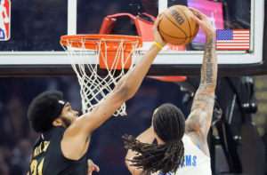 oklahoma-dominon-renditjen-ne-nba,-fitore-jashte-fushe-per-bucks,-dallas-dhe-phoenix