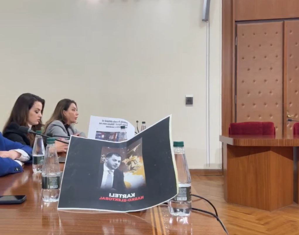 vokshi:-perjashtimet-e-deputeteve,-vendim-politik-i-byrose.-spak-ka-2-muaj-qe-kerkon-mbledhjen-per-ballukun,-ju-mbroni-hajdutet!